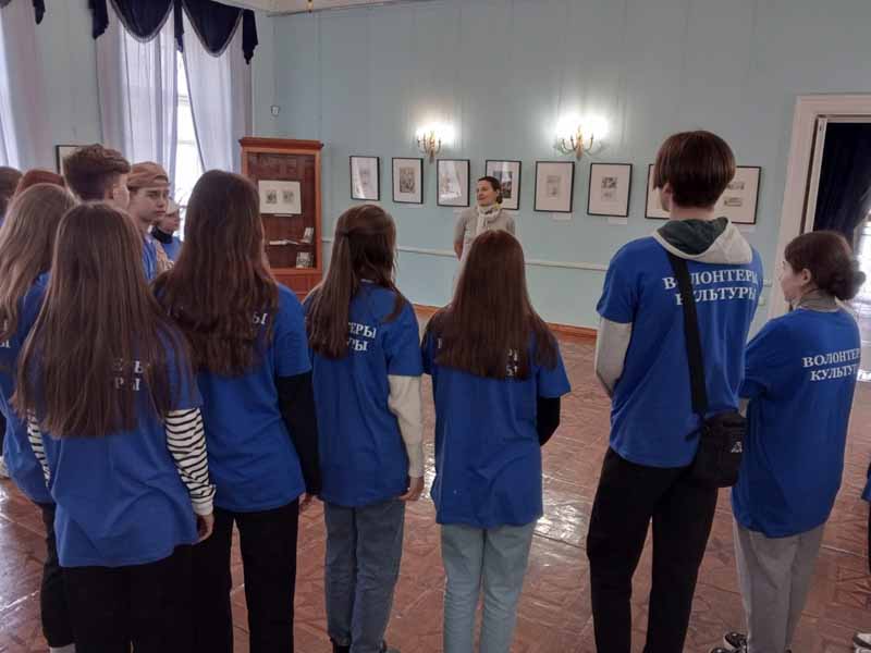 Волонтёры культуры привели в порядок парк в тютчевском музее-заповеднике «Овстуг»
