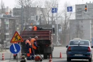 В Брянске за месяц «точечно» заделали 1200 кв. м дорожных ям