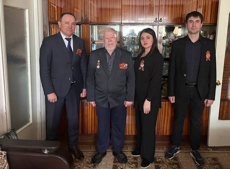 Филиал «Брянскэнерго» поздравил ветеранов – бывших работников энергетической отрасли с Днём Победы