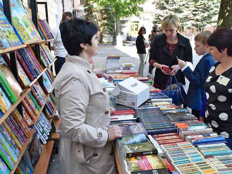 «Красная площадь-2»: любители чтения соберутся в центре Брянска на книжный фестиваль