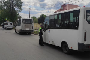 Три десятка автобусов попали в Брянске под сплошную проверку