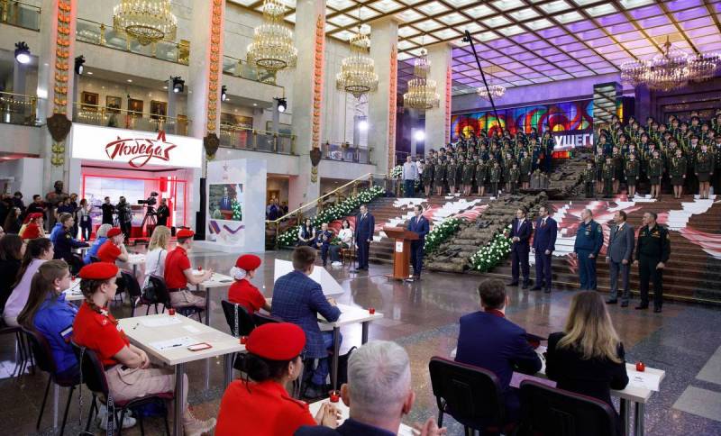 «Единая Россия» провела Международную патриотическую акцию «Диктант Победы» в пятый раз