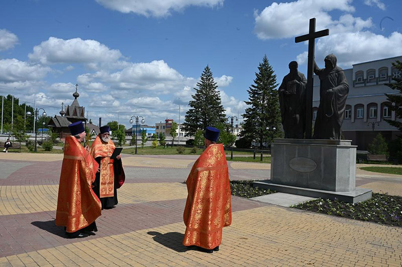 День славянской письменности в Брянске отметили молебном и концертом