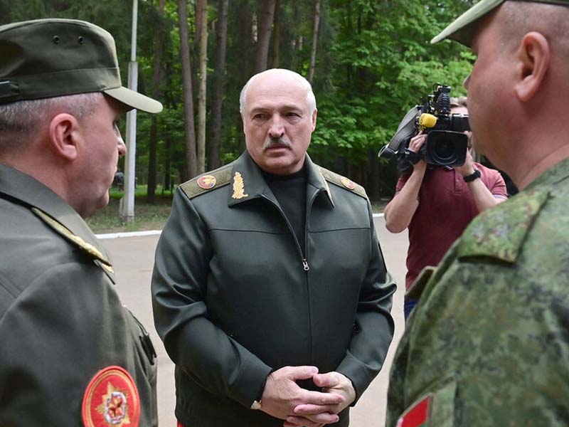 После гибели авиагруппы над Брянской областью Лукашенко перевел войска ПВО Белоруссии в повышенную боеготовность