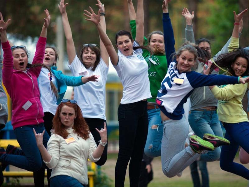 День молодежи в России перенесли на последнюю субботу июня. Брянской области с «безалкогольным» днём придется подстроиться