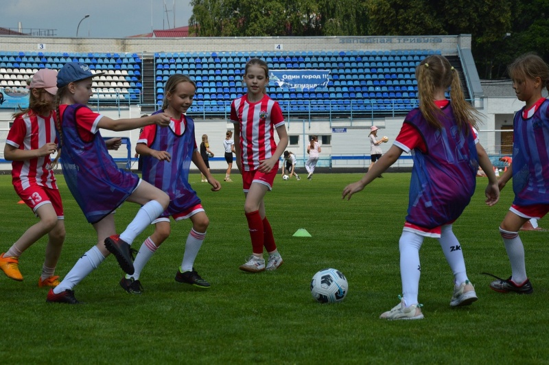 Брянское «Динамо»  провело фестиваль футбола для девочек
