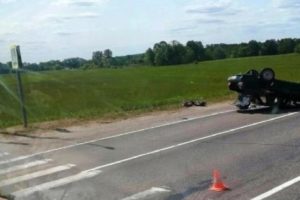 Легковой автомобиль перевернулся на местной дороге в Дятьковском районе