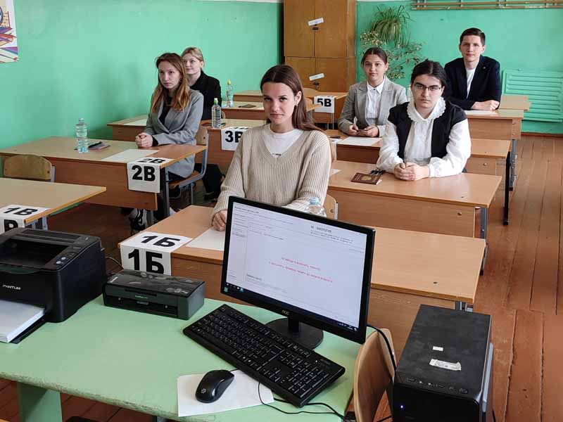 Более 1,5 тысяч брянских выпускников сдали ЕГЭ по биологии и иностранному языку