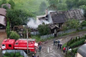 В поселке Бордовичи сгорел жилой дом, хозяйка в больнице