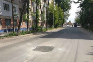 Провалы на Клинцовской в Брянске списали на канализацию