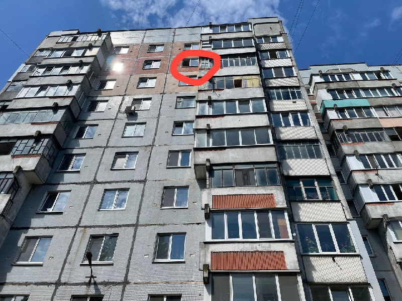 Восьмилетняя девочка выпала из окна девятого этажа в Брянске