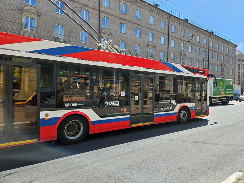 Новости брянской соцрекламы: в троллейбусах 14-го маршрута пропагандируют финансовую грамотность