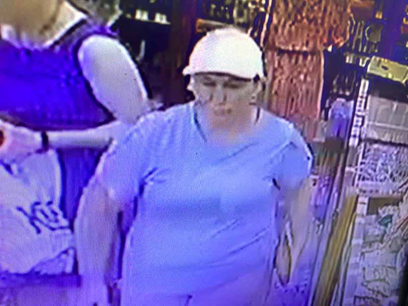 Полиция ищет женщину, заплатившую 5-тысячной фальшивкой в магазине «Красное&Белое» в Белых Берегах