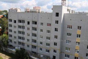 Дом для «аварийных» переселенцев на Витебской в Брянске всё ближе к новоселью