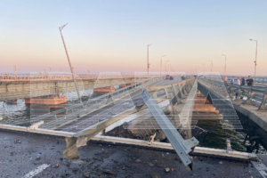 Новая атака Украины на Крымский мост: повреждена автомобильная часть моста, погибли два человека