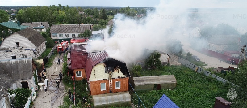 Жилой дом сгорел в брянском посёлке Чайковичи, жертв нет