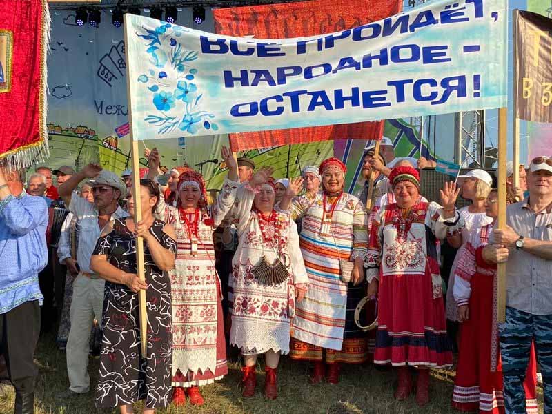 «Околица» и «Два Димьяна» представили Брянскую область на VII фестивале «Играй, гармонь»