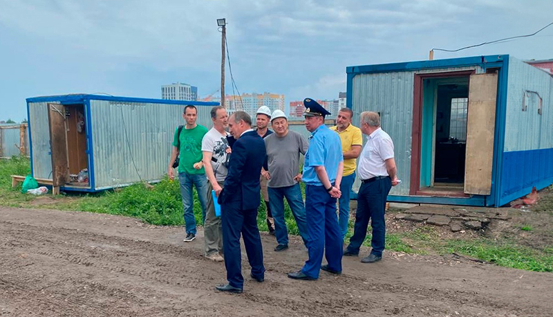 Строительство школы в старом аэропорту попало под постоянный контроль прокурора Брянска