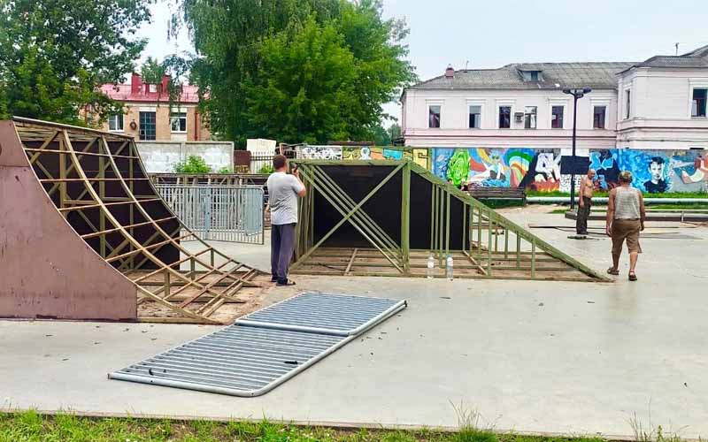 Скейт-площадку в Майском парке Брянска закрыли на ремонт и модернизацию