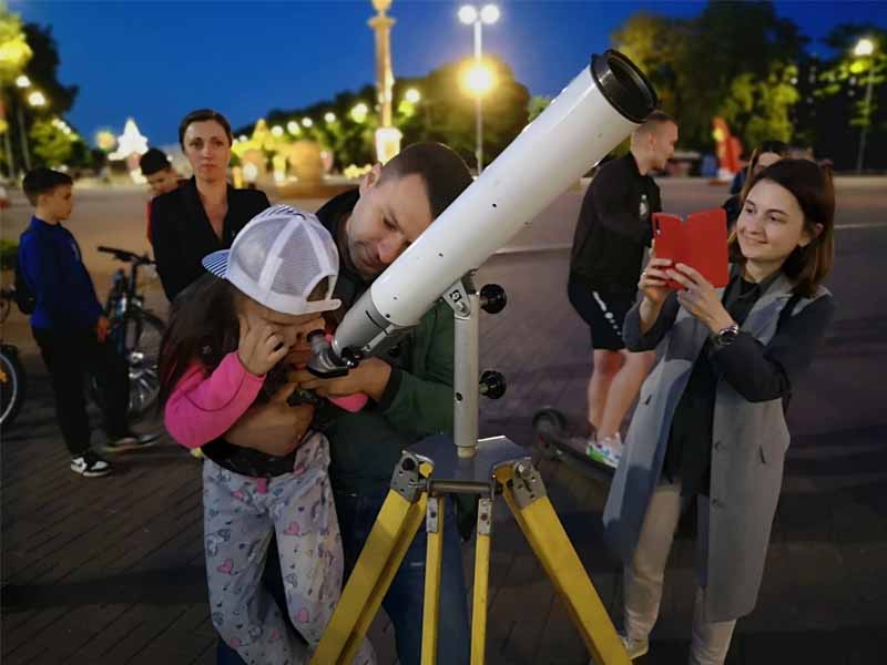 Жителей Брянска пригласили на новые «сеансы тротуарной астрономии»