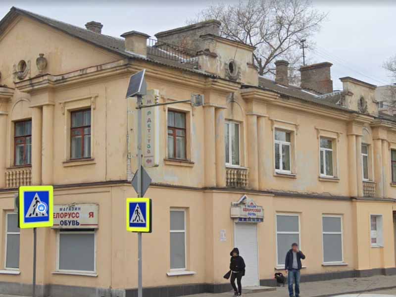 На Володарке обновят «страшные» фасады домов у сквера Пушкина