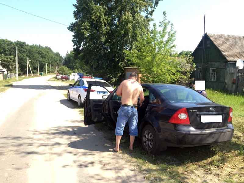 В Трубчевске автоинспекторы высадили из машины очередного любителя пьяных «покатушек»