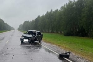 Уснувший за рулём водитель спровоцировал аварию на местной брянской дороге