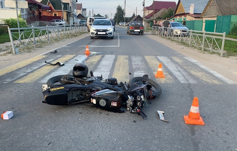 ДТП в Жуковке: кроссовер снёс 16-летнего мотоциклиста, у подростка тяжёлый перелом ноги