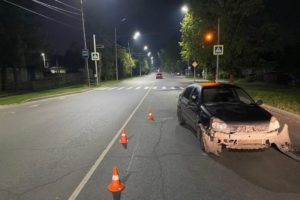 Подросток попал под колёса легковой машины в Брянске на переходе