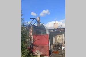 Пожар в Новозыбкове: сгорел частный дом на Клинцовской, жертв нет