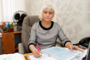 Экс-чиновница из Клинцов отправлена под суд за махинации с премиями сотрудников в свою пользу