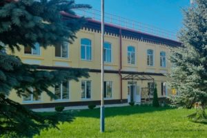 Подрядчик сорвал контрактные сроки ремонта мглинской школы №1