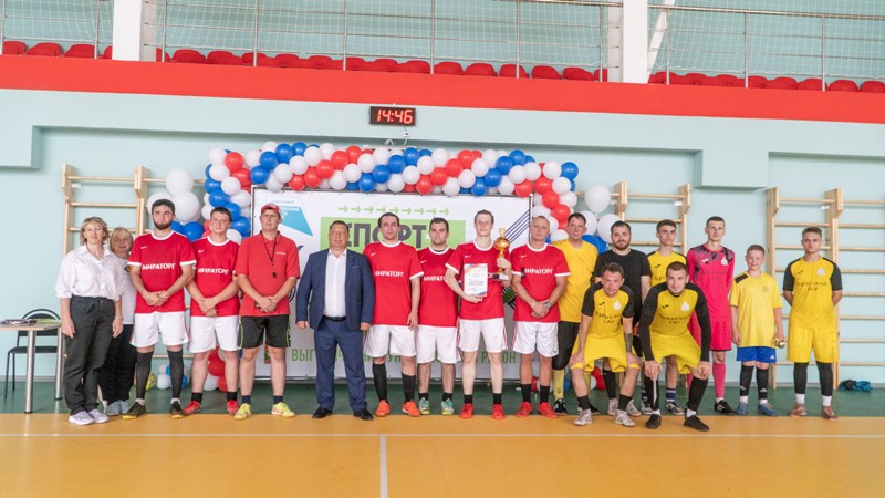 Команда «Мираторга» выиграла первый футбольный турнир в сезоне