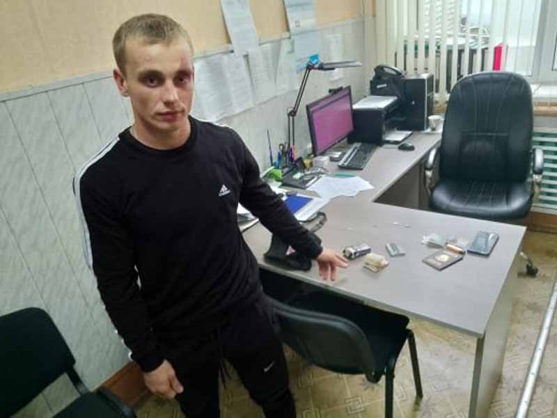 Брянская полиция задержала ещё десять «курьеров» телефонных мошенников, помогавших обманывать стариков