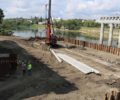 На Славянском мосту в Брянске забили треть свай для последней опоры