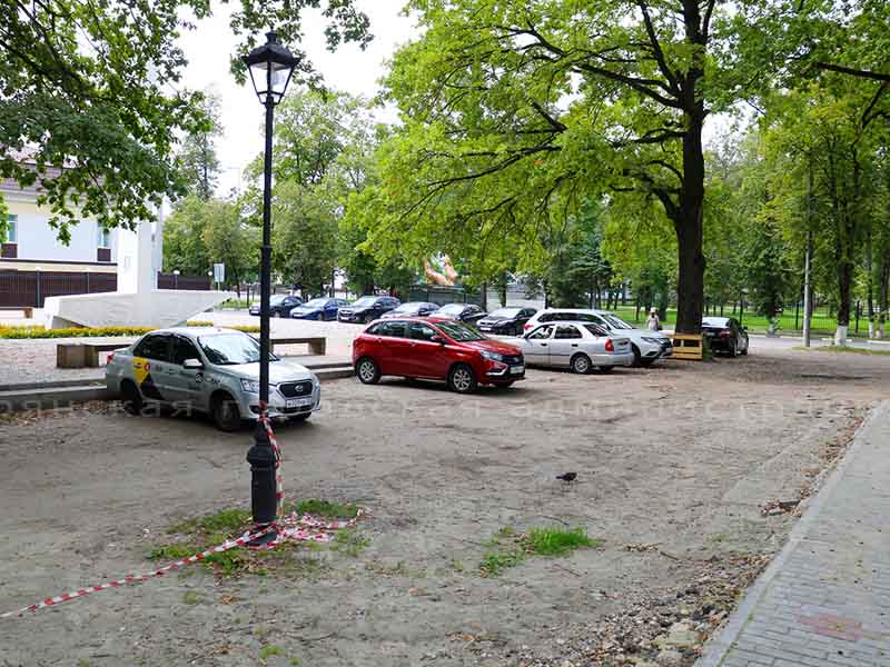 Пешеходную зону между «Победой» и Майским парком в Брянске доделают в следующем году