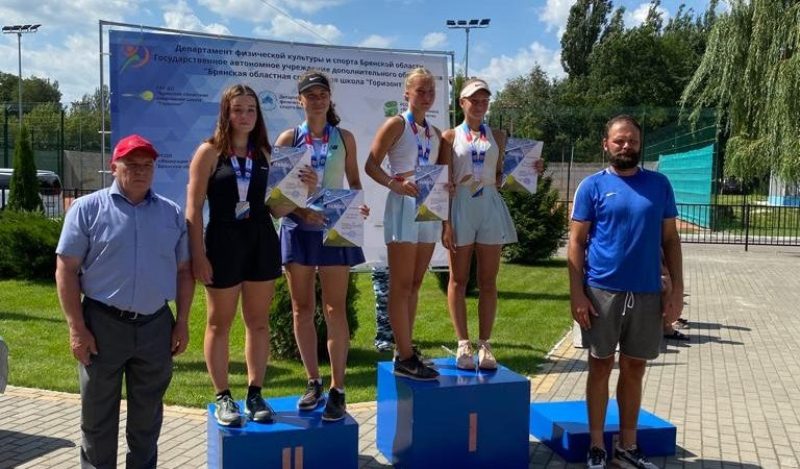 Московские теннисисты завоевали большинство медалей на брянском теннисном турнире «Хрустальный мяч»