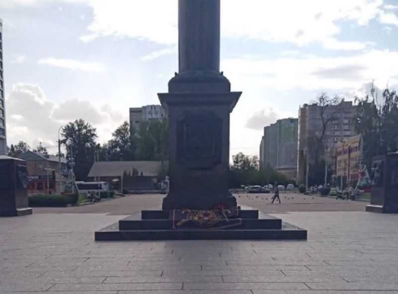 Похороны Евгения Пригожина прошли в Петербурге. Во многих городах России появились стихийные мемориалы