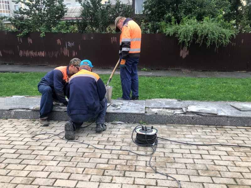 Вместо капитального экспресс-ремонт: площадь Партизан «подлатают» к 80-летию освобождения Брянска от фашистов