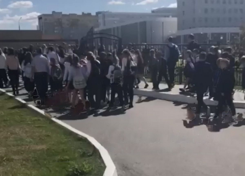Школа №71 эвакуирована в Брянске из-за ложного сообщения о взрывном устройстве
