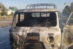 Грузовой УАЗ сгорел прямо на дороге «Брянск-Новозыбков»