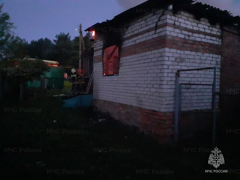 Пожар унёс жизни семейной пары в клинцовском селе Рожны