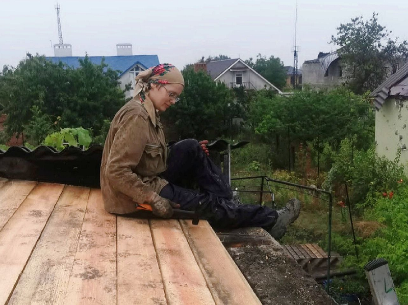 Православные волонтёры-ремонтники восстановили в Мариуполе 105 разрушенных частных домов