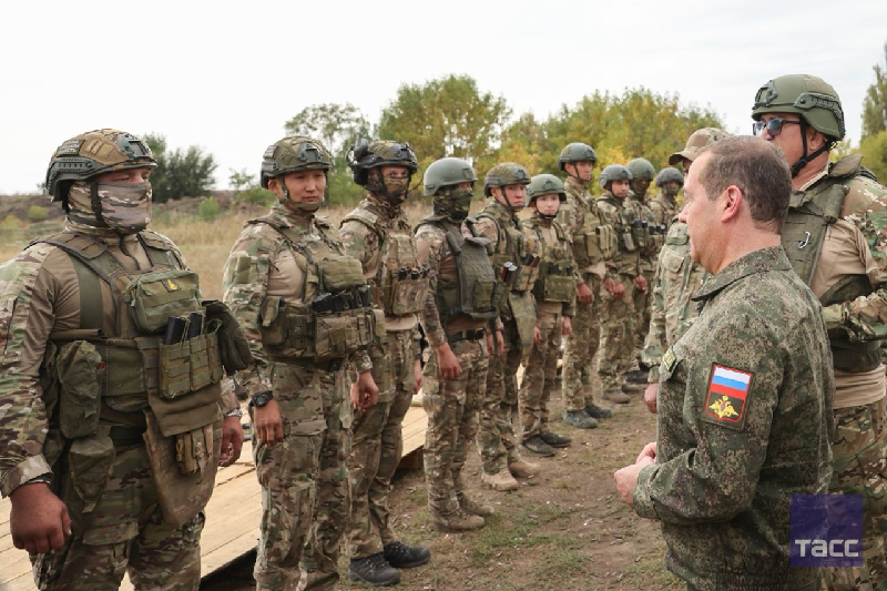 Дмитрий Медведев и очередной навал ВСУ: инспекция перед Большим наступлением и последние усилия противника?
