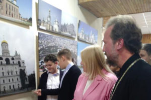 Фотовыставка о российских кремлях, подготовленная для западного зрителя, открылась в брянском райцентре