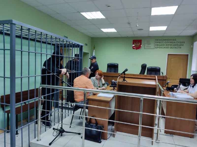 Экс-начальник полиции Брянского района за взятку получил 4 года колонии и лишился звания