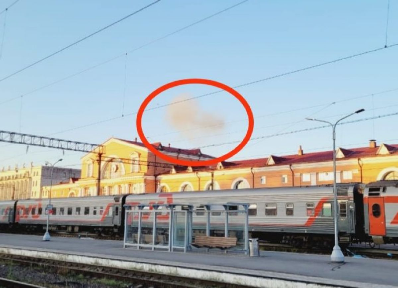 Брянск подвергся налёту украинских БПЛА. Один из них сбит над железнодорожным вокзалом