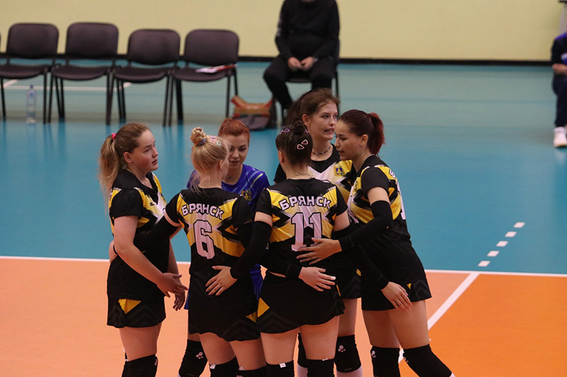 Волейбольный «Брянск» сыграет дома с соперницами из Череповца и Ижевска