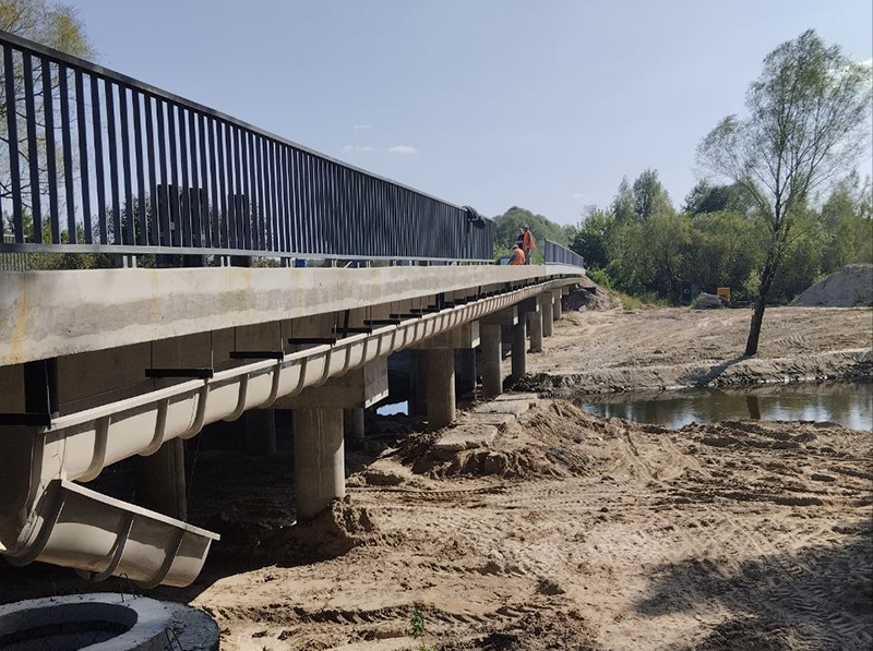Мост через реку Унеча в Клинцовском районе «обрёл контуры»