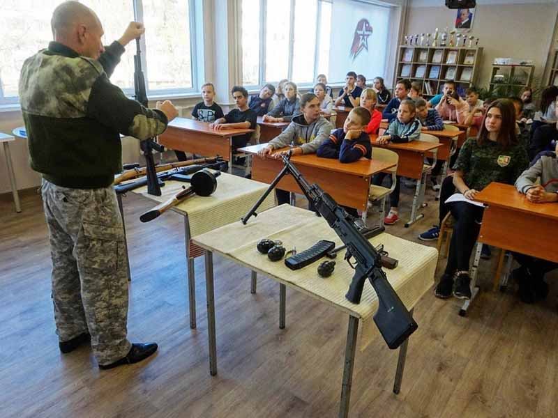 Кравцов: ветеранов СВО подготовят для преподавания «Основ безопасности и защиты Родины» в школах